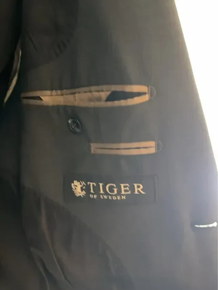 Tiger of Sweden-ullkostym