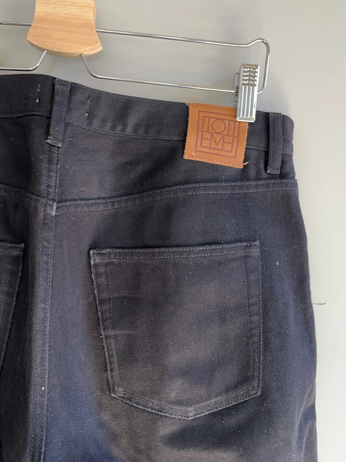 Toteme Twisted Seam Black-jeans