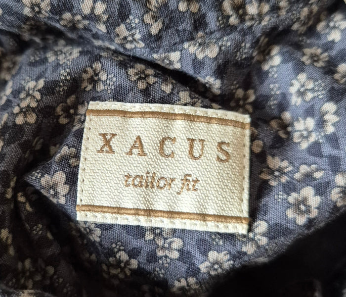 Xacus-skjorta