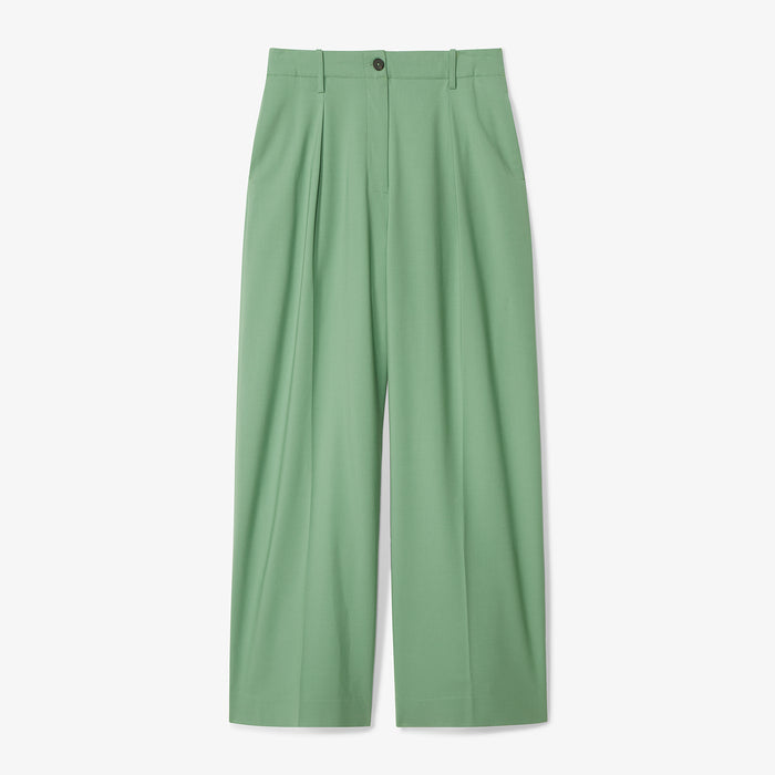 packshot image of the zuri pants in parisian green