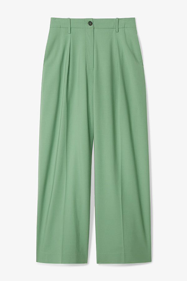 packshot image of the zuri pants in parisian green | Exclude | Still